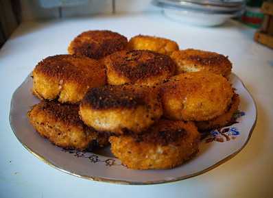 Titelbild für Panierte Frikadellen mit Käse