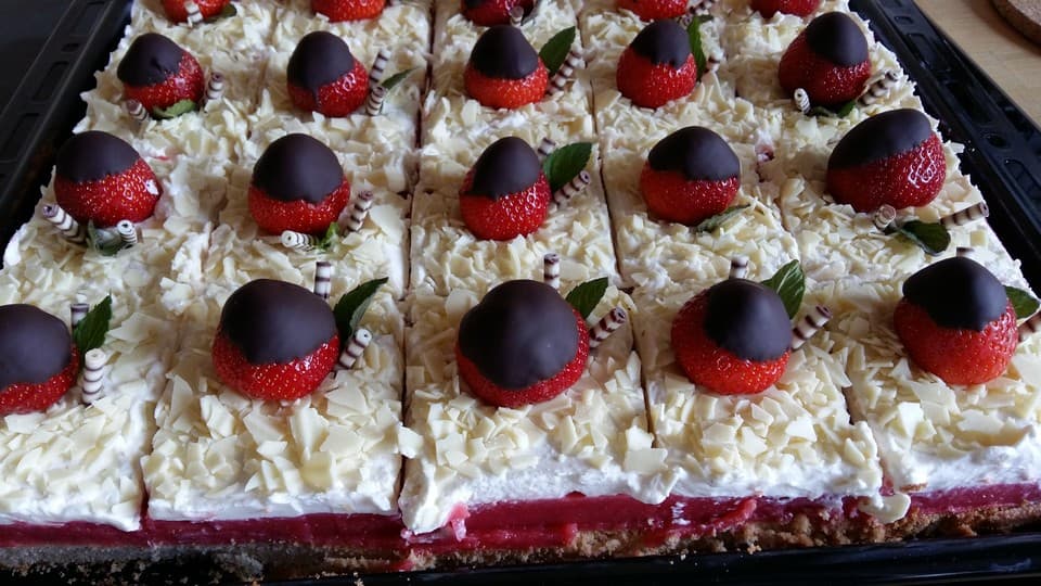 Titelbild für FRAU HOLLE KUCHEN