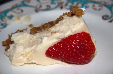 Titelbild für ERDBEER EISTORTE MIT FRISCHKÄSE, SUPER LECKER!