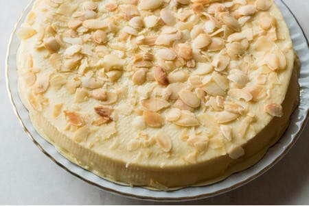 Titelbild für HIMMELSTORTE MIT HIMBEEREN