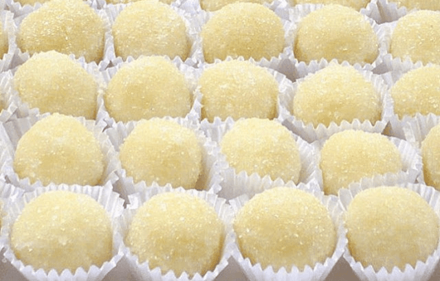 Titelbild für Ostergebäck, Eierlikörkugeln mit weiße Schokolade !