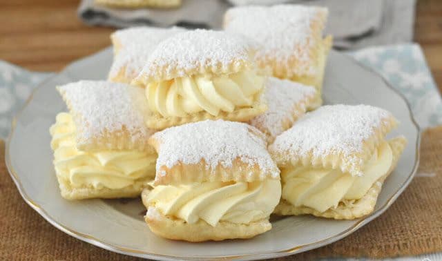 Titelbild für Teilchen gefüllt mit Paradiescreme