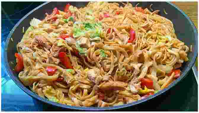 Titelbild für Asiapfanne mit Eiernudeln