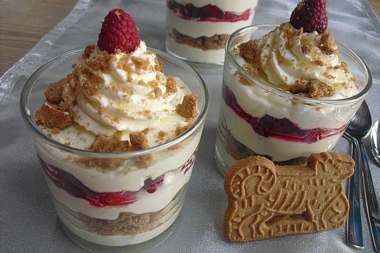 Titelbild für HIMBEERDESSERT MIT SPEKULATIUS