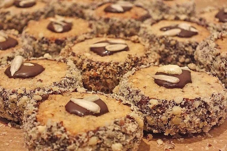 Titelbild für OMA KISSINGERS BESTE PLÄTZCHEN DER WELT