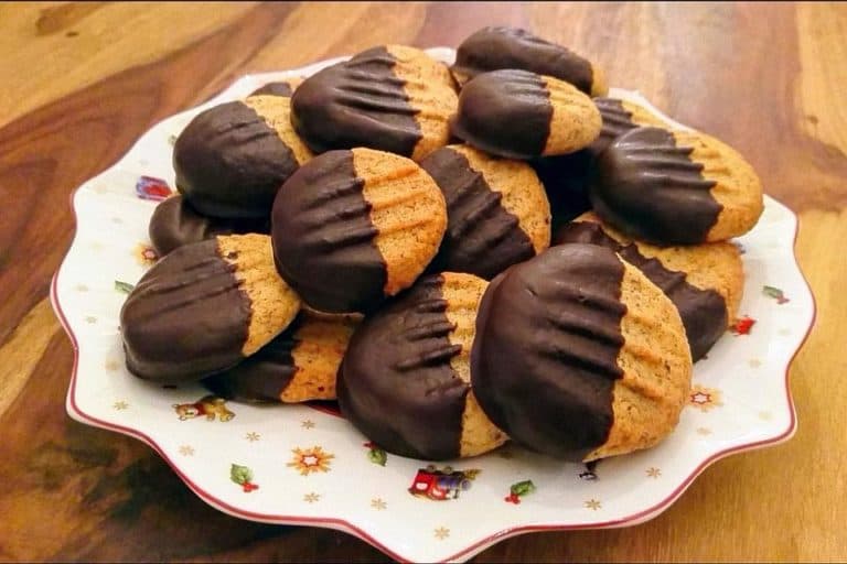 Titelbild für geschmackvoll – NUSSPLÄTZCHEN