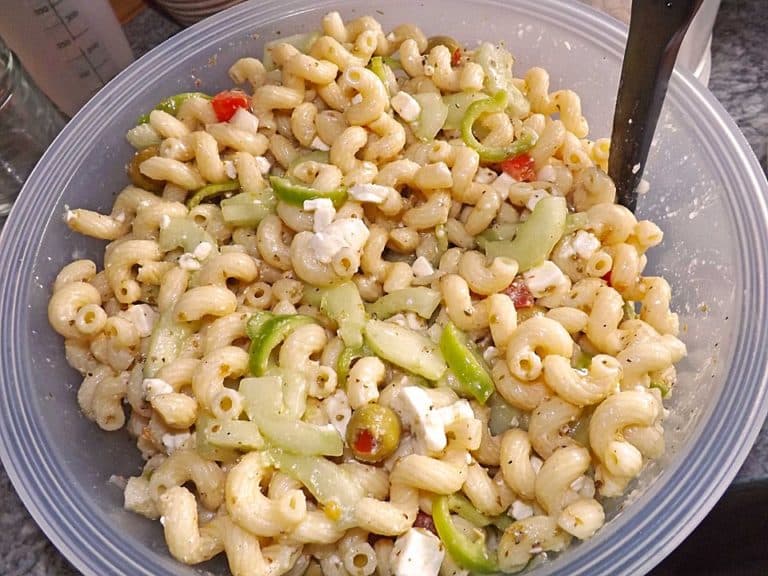 Titelbild für geschmackvoll -GRIECHISCHER NUDELSALAT