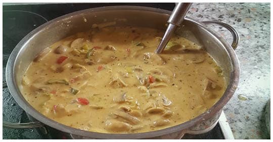 Titelbild für geschmackvoll – HÄHNCHEN CURRY LAUCH-SUPPE