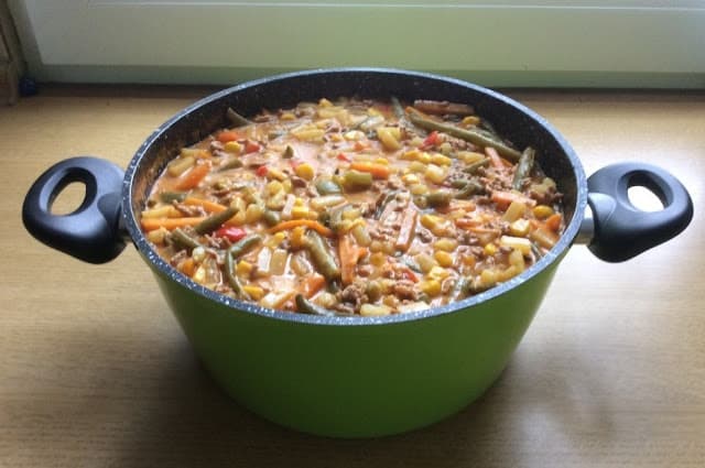 Titelbild für geschmackvoll – SCHLEMMERTOPF MIT HACKFLEISCH