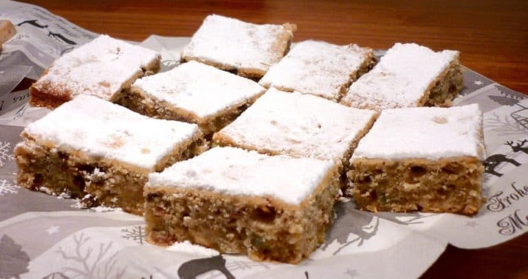 Titelbild für STOLLENKUCHEN VOM BLECH MIT MARZIPAN