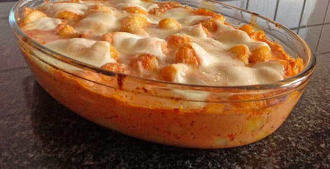 Titelbild für geschmackvoll – GNOCCHI AUS DEM OFEN IN PAPRIKA – TOMATEN – SAUCE