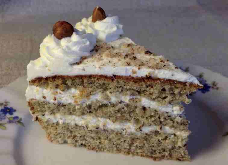 Titelbild für NUSSTORTE – GROSSMUTTERS REZEPT