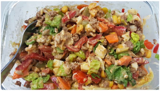 Titelbild für Bunter Salat mit Hack und Käse