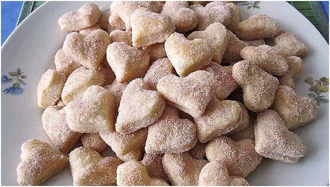 Titelbild für geschmackvoll – Rahmplätzchen Nur drei Zutaten und sowas von lecker!