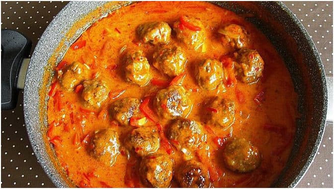 Titelbild für geschmackvoll – Lecker Hackbällchen in Paprikarahmsauce