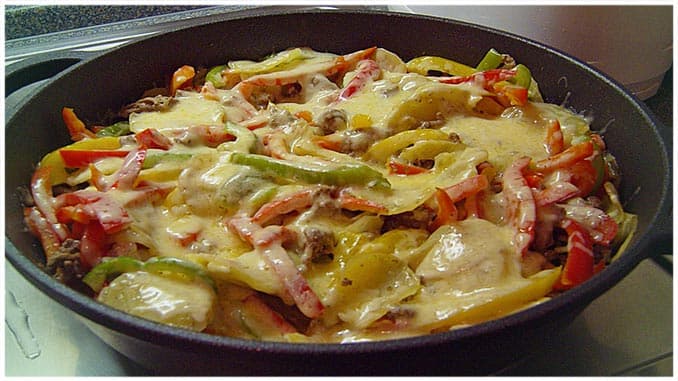 Titelbild für geschmackvoll – Paprika Kartoffel Pfanne mit Hackfleisch