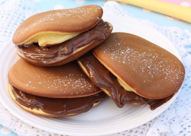 Titelbild für geschmackvoll – AMERIKANISCHE PFANNKUCHEN MIT NUTTELA, EINFACH!!