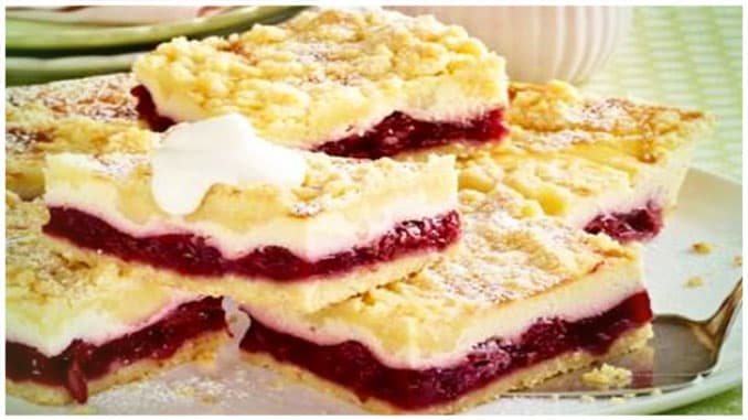 Titelbild für geschmackvoll – Käse-Streuselkuchen vom Blech mit Kirschkompott