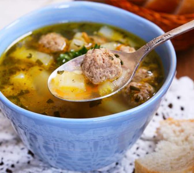 Titelbild für geschmackvoll – Kohlrabicremesuppe mit Fleischklößchen