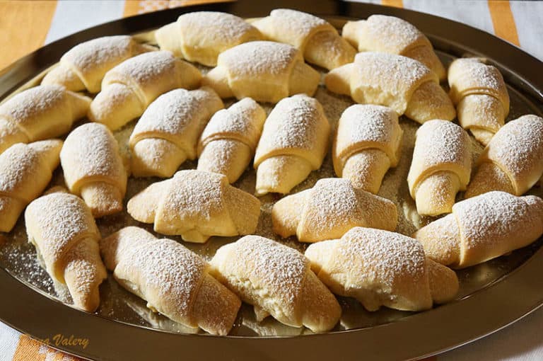 Titelbild für geschmackvoll – SCHNELLE NUSSHÖRNCHEN – HALTEN LANGE FRISCH!