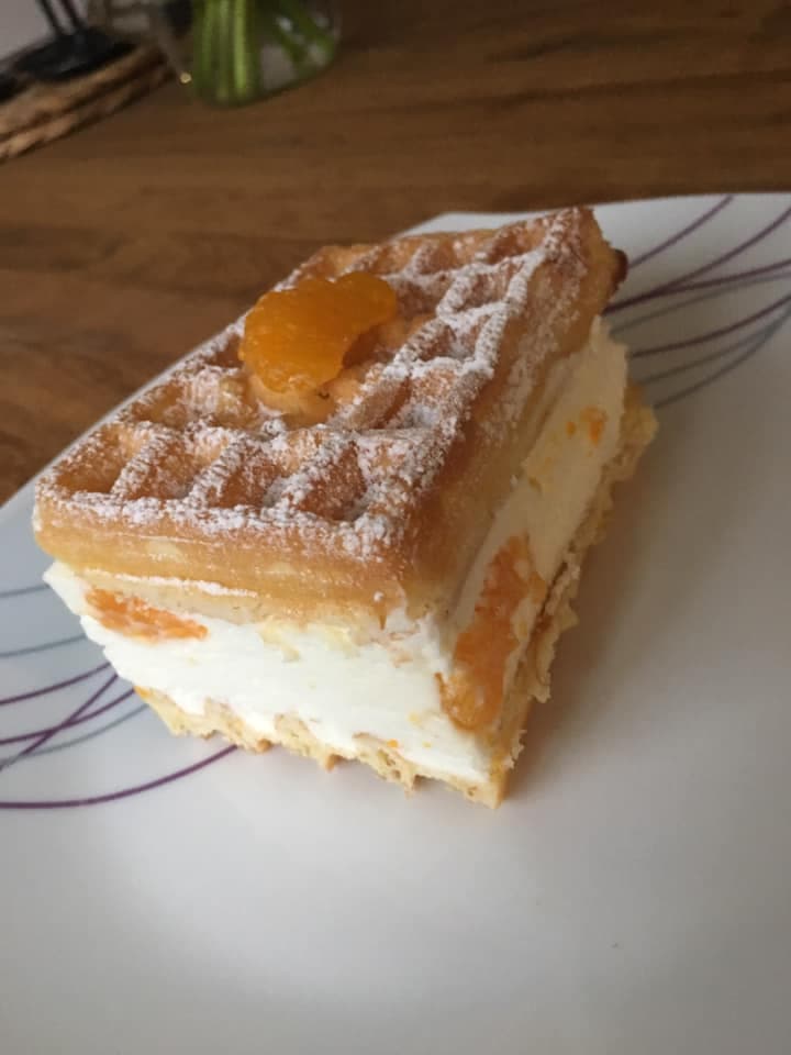 Titelbild für geschmackvoll – KÄSE-SAHNE SCHNITTEN