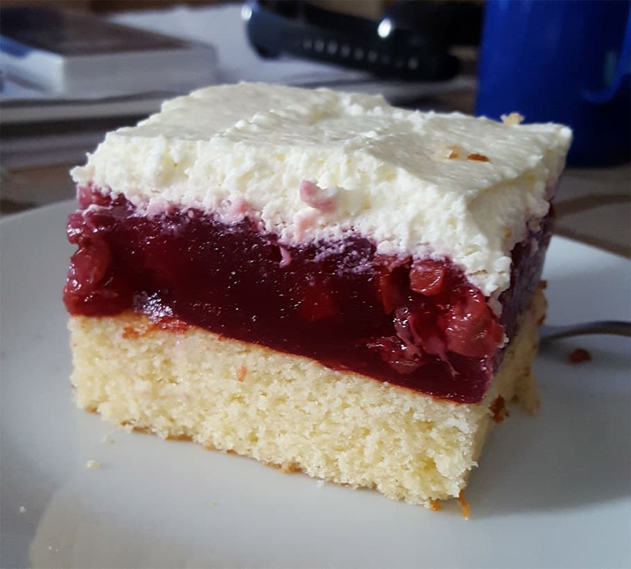 Titelbild für geschmackvoll – Fanta-Kirsch-Quarksahne-Kuchen