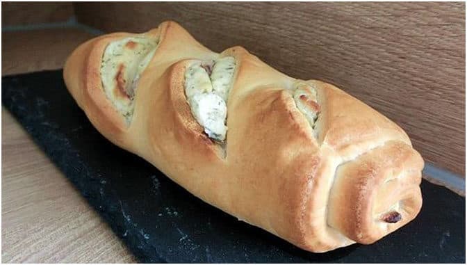 Titelbild für geschmackvoll – Gerolltes Zwiebelbrot mit Frischkäse nur 3 Zutaten!