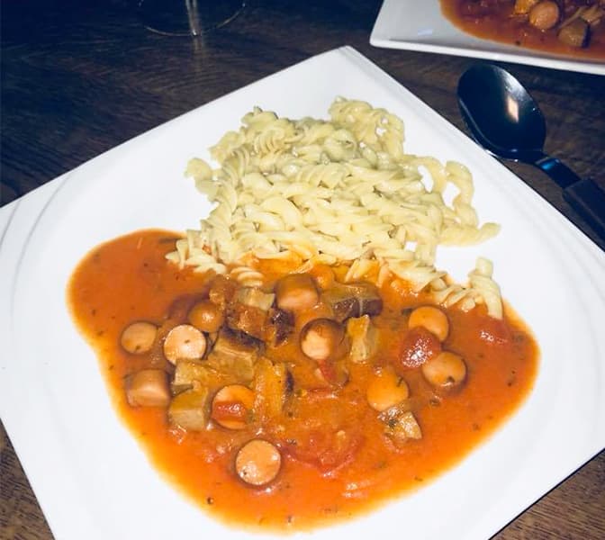 Titelbild für geschmackvoll – Würstchengulasch