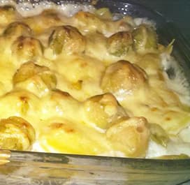 Titelbild für geschmackvoll – Kartoffel-Rosenkohl Auflauf mit Frikadellen