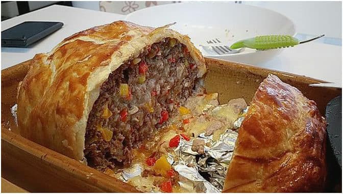 Titelbild für geschmackvoll – Käse – Hackbraten in Blätterteig Tolles Rezept