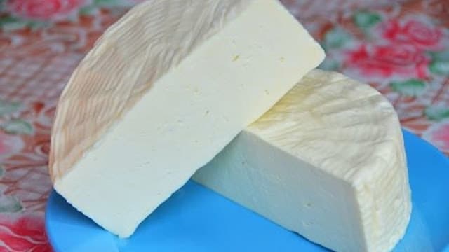 Titelbild für geschmackvoll – 1 KG SELBSTGEMACHTER KÄSE AUS 2 L MILCH