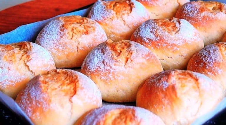 Titelbild für BRÖTCHEN, WIE VOM BÄCKER IN WENIGEN MINUTEN ZUBEREITET !