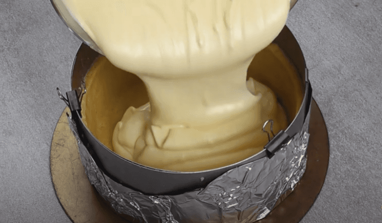 Titelbild für RAHMKUCHEN DER IMMER GELINGT, IN 10 MINUTEN ZUBEREITET !