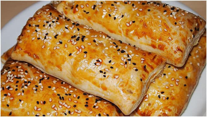 Titelbild für Blätterteig mit Gyrosfüllung und Feta-Käse