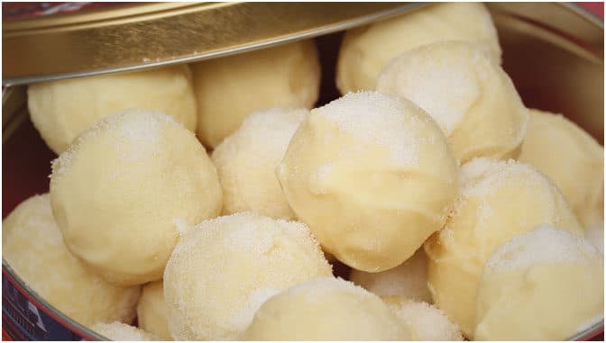 Titelbild für Für diese feinen Eierlikör-Pralinen braucht ihr nur 4 Zutaten!