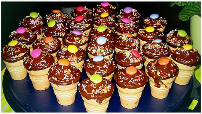 Titelbild für geschmackvoll – Kleine Kuchen im Waffelbecher