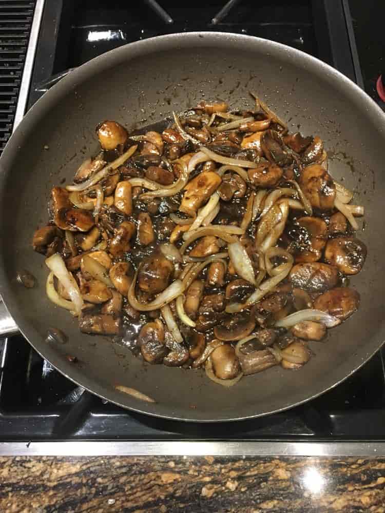 Titelbild für Gebratene Champignons mit Knoblauchschmand oder Alioli