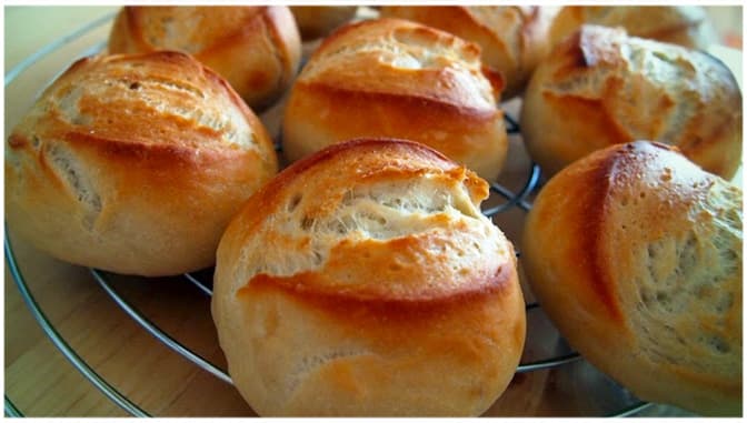 Titelbild für Einfache, aber köstliche DDR-Brötchen