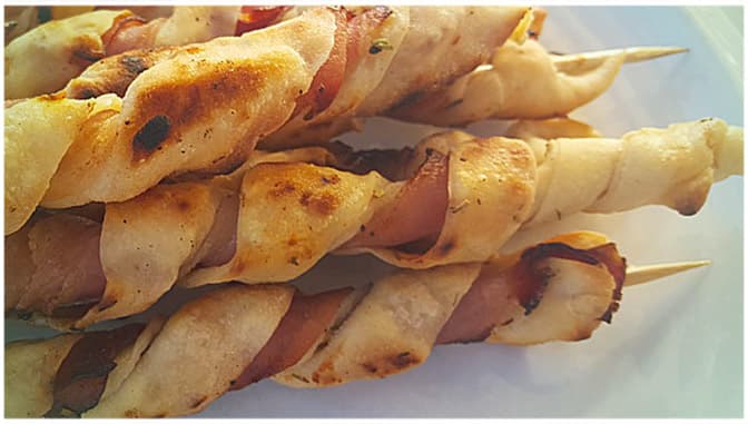 Titelbild für Gefülltes Stockbrot mit Bacon