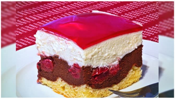 Titelbild für Rotkäppchenkuchen auf dem Blech, der süchtig macht