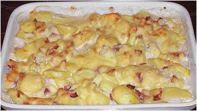 Titelbild für geschmackvoll – 1 Blumenkohl und Kartoffel . Ein köstliches Abendessen mit einfachen Zutaten.