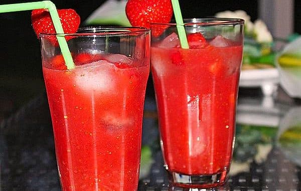 Titelbild für Einen erfrischenden Erdbeer – Caipirinha