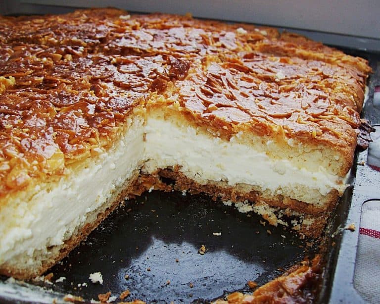 Titelbild für Ultimativer Bienenstich