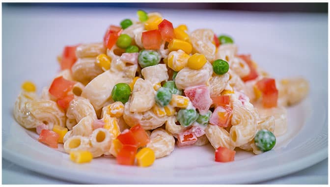 Titelbild für Bunter Nudelsalat – leckere Grillbeilage